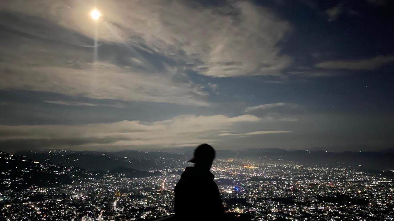 Hotel Pokharaeye 외부 사진