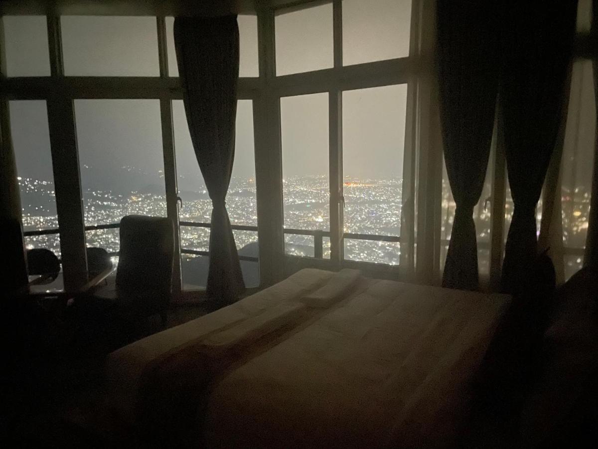 Hotel Pokharaeye 외부 사진
